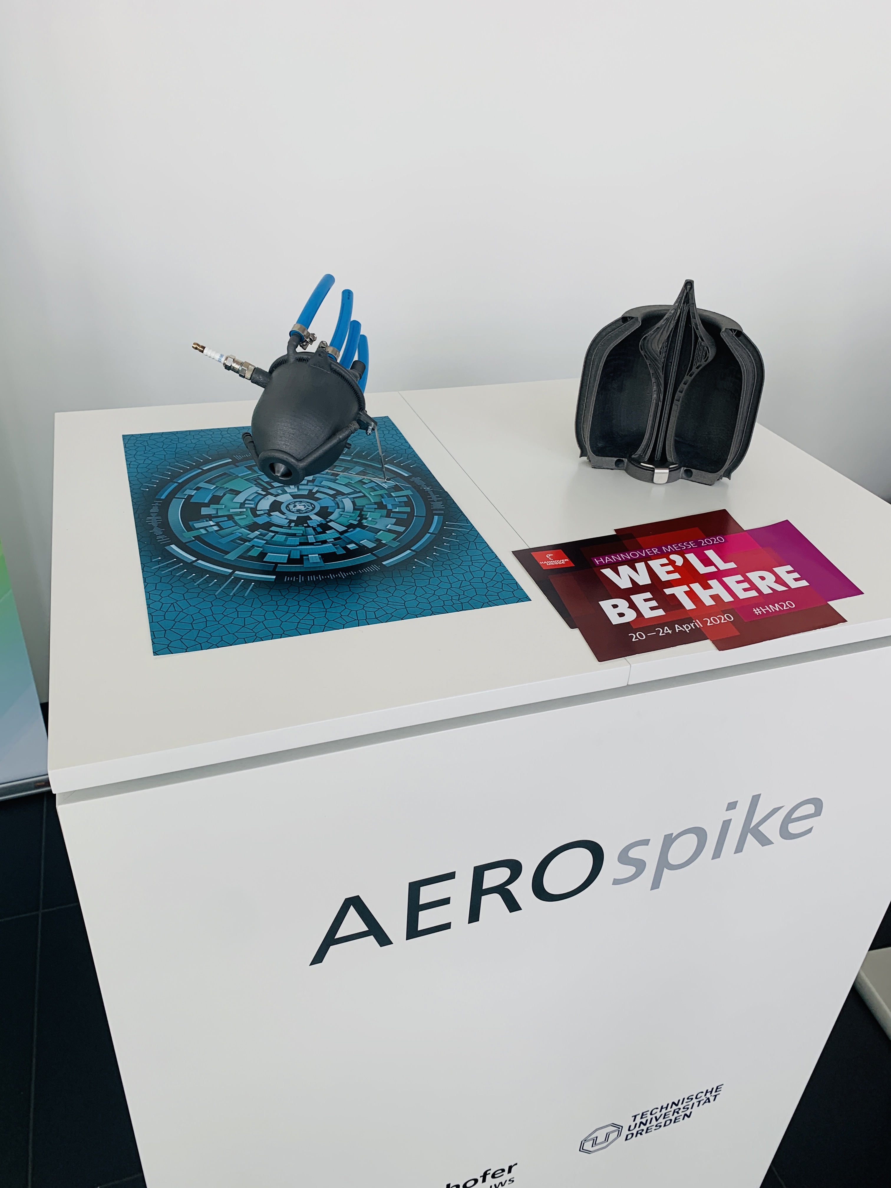 Fraunhofer IWS – AEROspike trade fair display with engine and cross-section