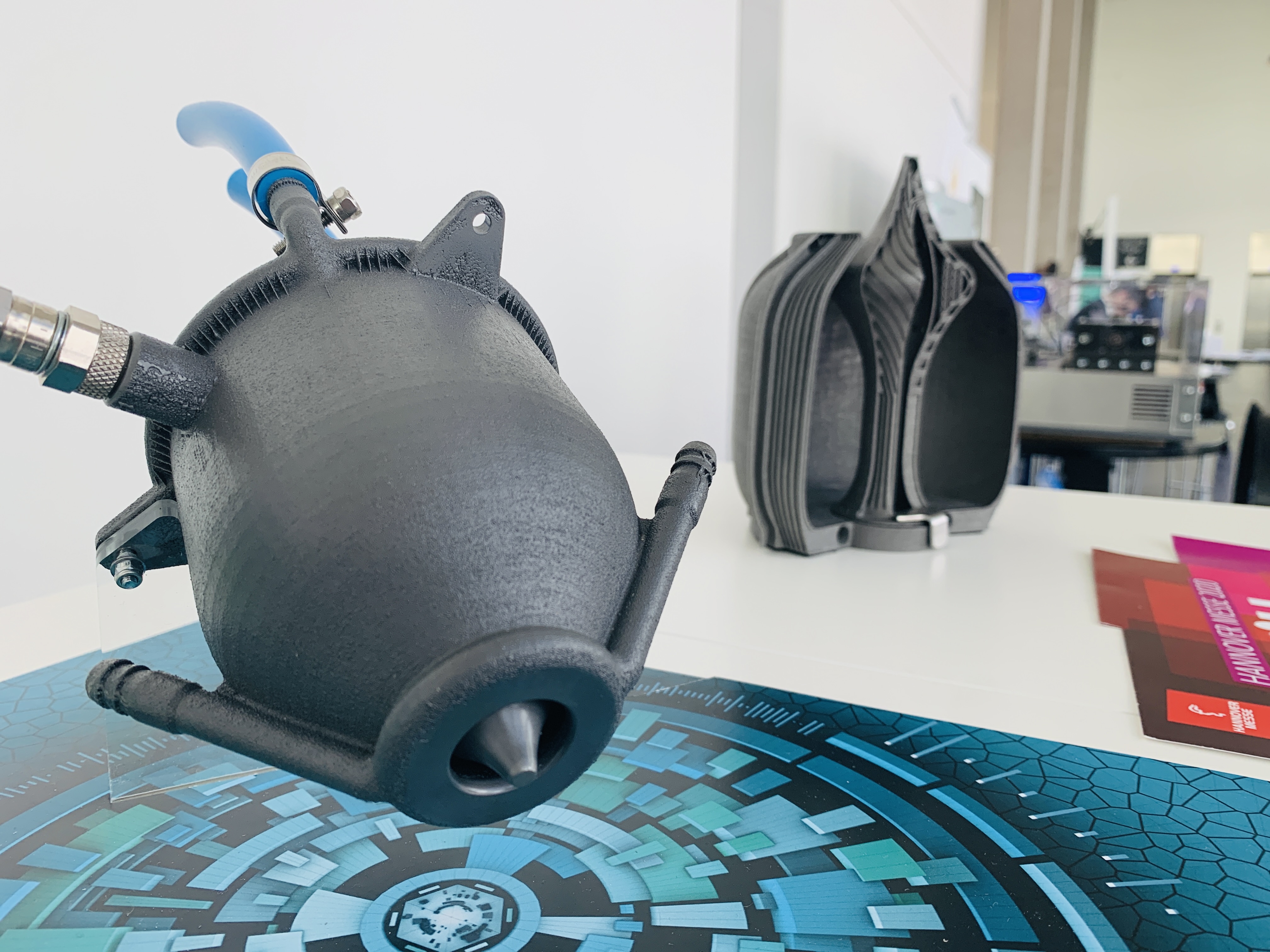 Fraunhofer IWS – Aerospike engine close-up on THEAFOX display board